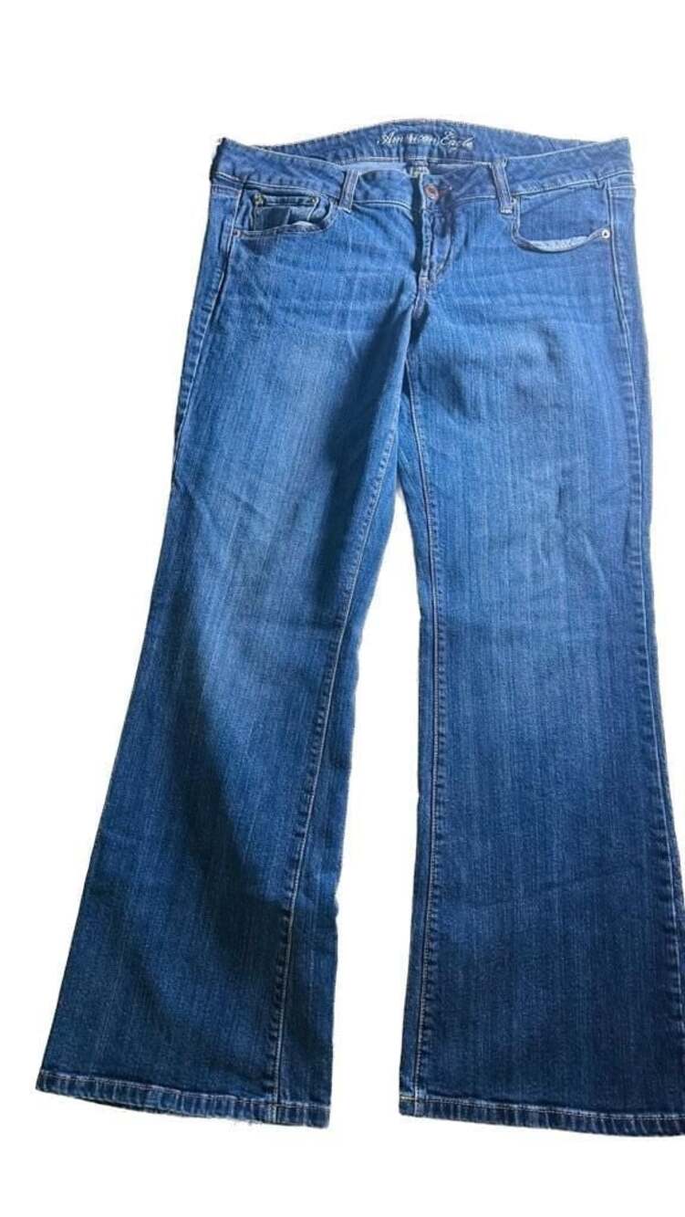 American Eagle Favorite Boyfriend Medium Wash Relaxed Straight Jeans Size 14